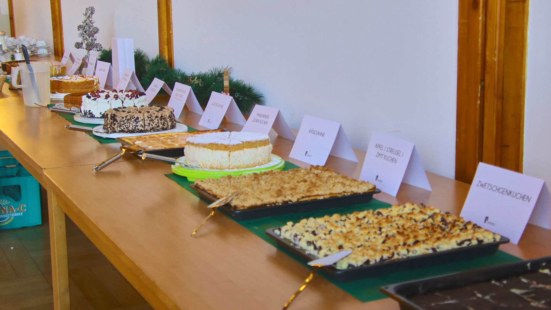 Mit einem reichhaltigen Küchenbuffet überraschte Stefan Weyer seine Mitglieder. Foto: Wolfgang Kruse