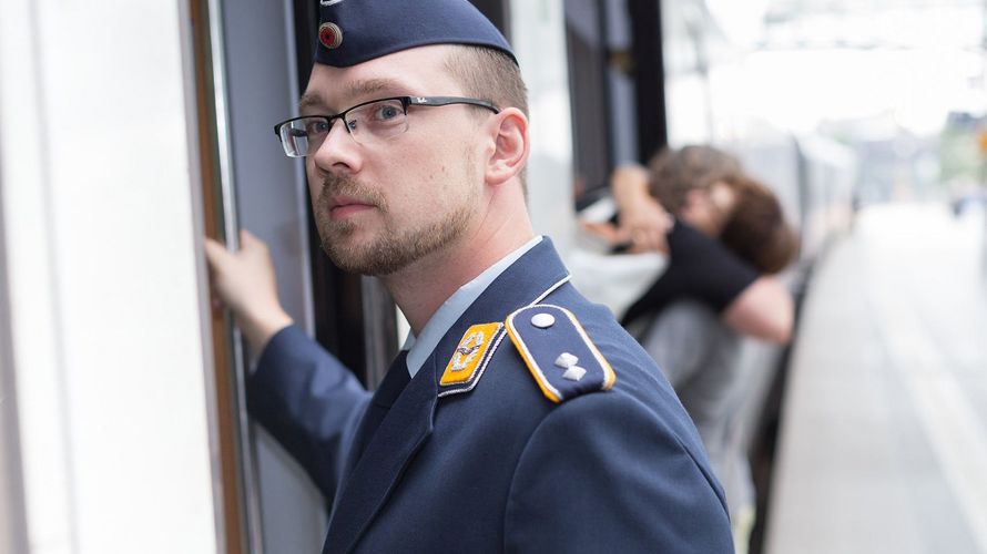 Voller Erfolg für den DBwV: Soldaten können zukünftig Reisezeiten über die tatsächliche Arbeitszeit hinaus als Arbeitszeit geltend machen. Foto: Bundeswehr/Tom Twardy