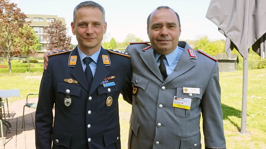 Der neue Landesvorsitzende und sein Stellvertreter: Hauptmann Ralf Baasch (r.) und Hauptmann Alexander Dreiser. Foto: DBwV/Kruse