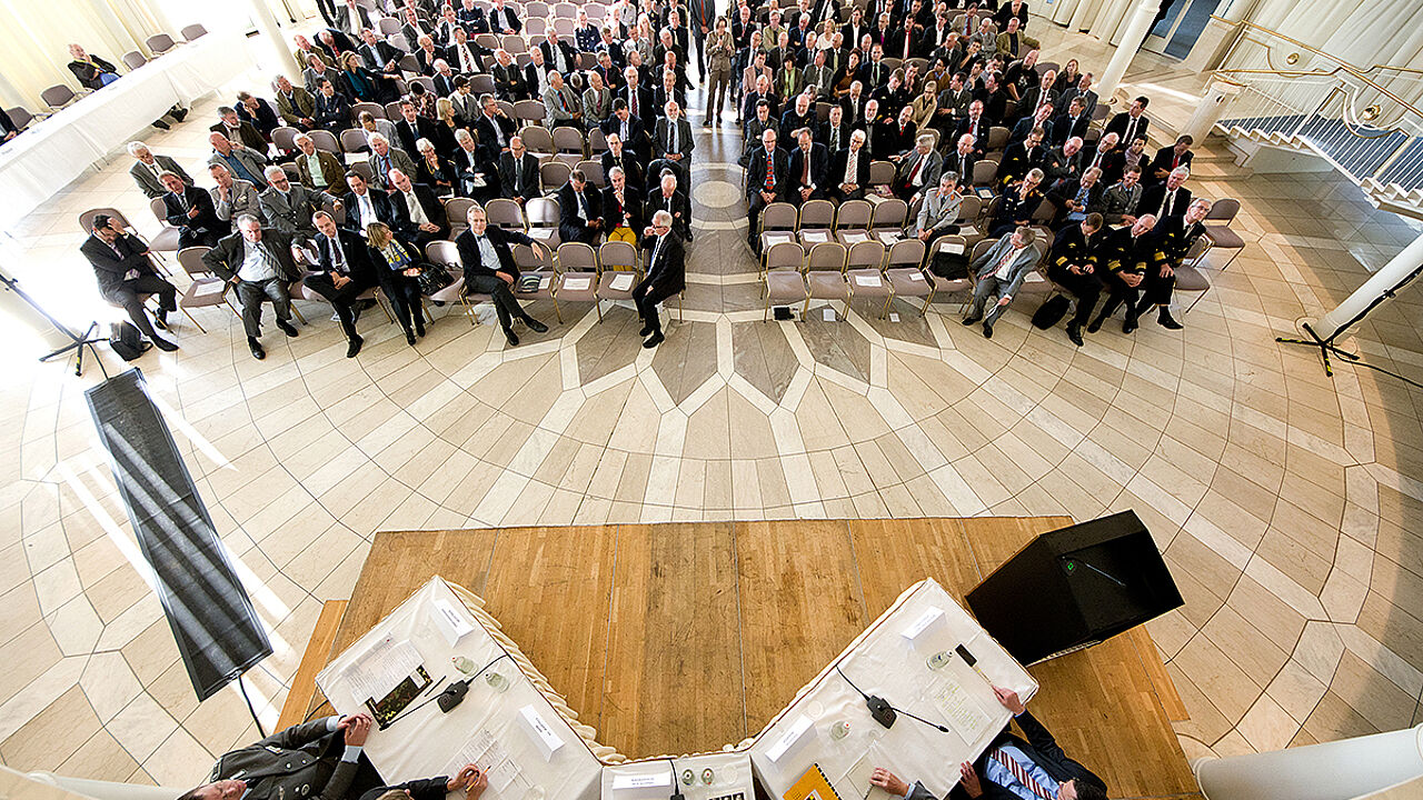 Die Petersberger Gespräche haben eine gute Tradition und locken immer das „Who is Who“ der deutschen Sicherheitspolitik. Archivfoto: DBwV/Bombeke