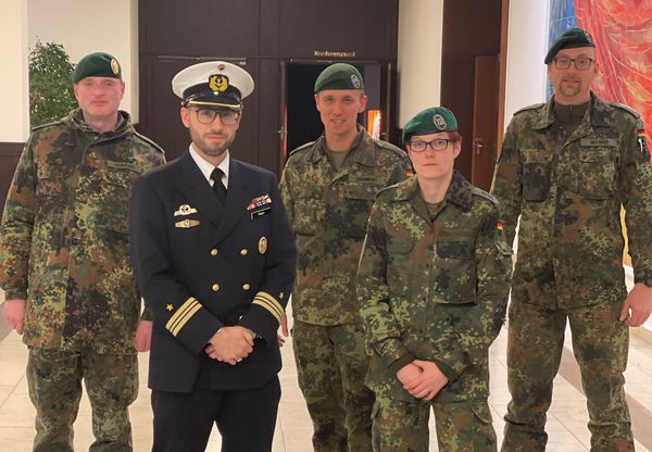 Am Vortrag des stellvertretenden Bundesvorsitzenden nahmen neben der Strausberger Kameradschaft auch weitere Gäste teil. Foto: Melanie Schreiber