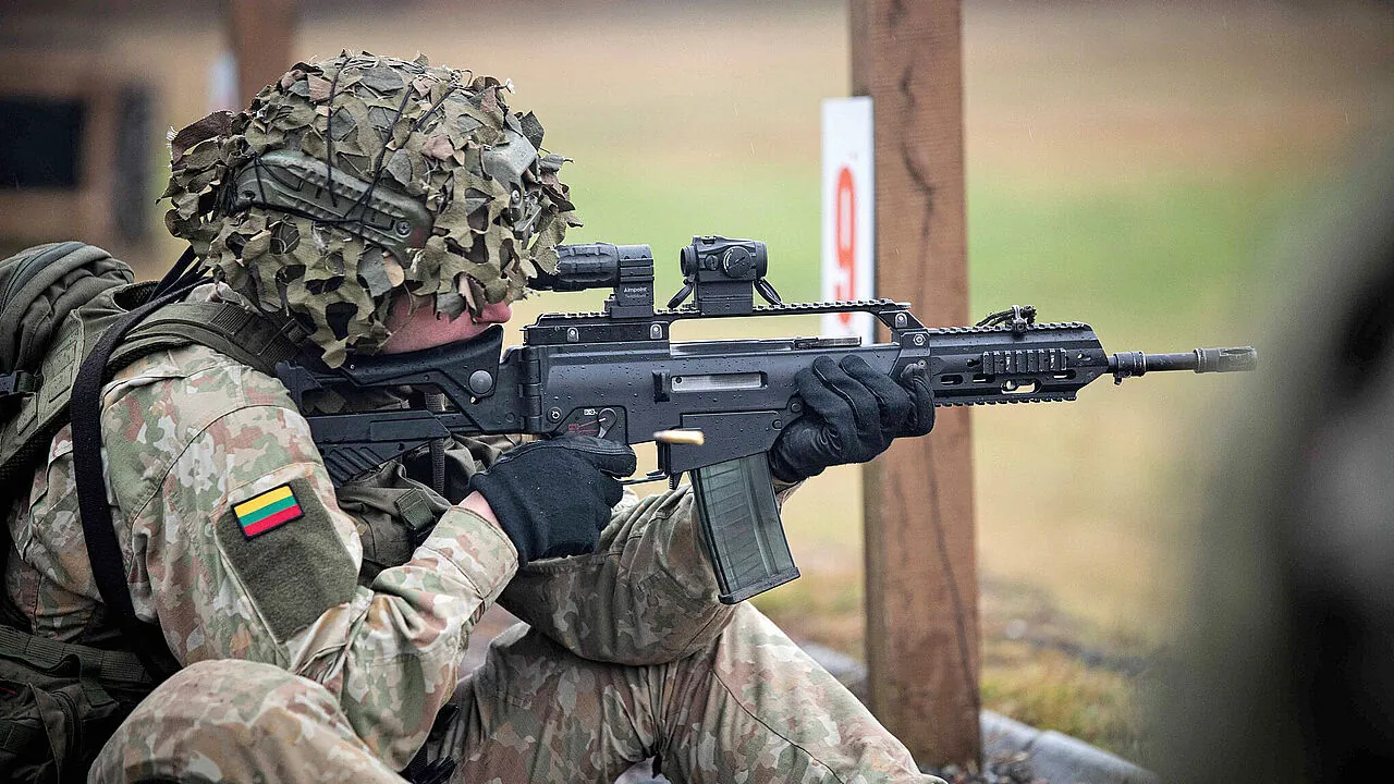 Ein litauischer Infanterist mit einem deutschen Sturmgewehr G36. Foto: Vaidotas Mechanisiertes Infanteriebataillon/Litauische Streitkräfte