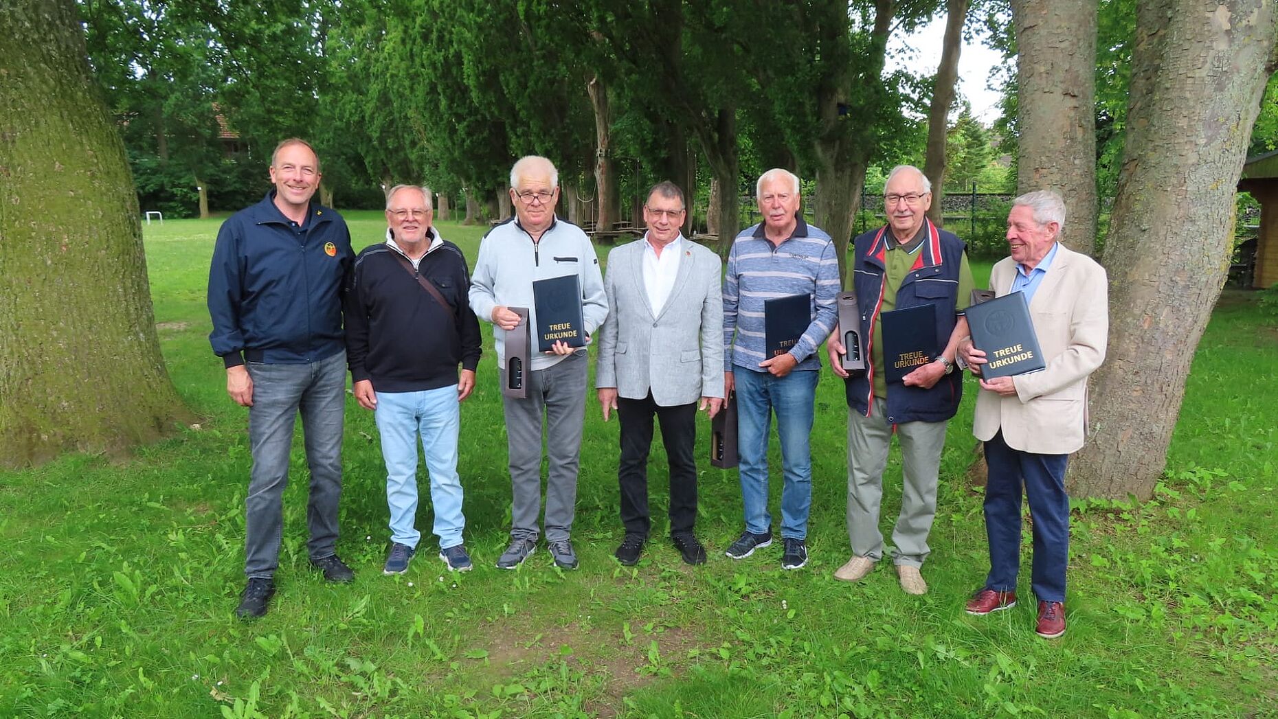 Dirk Sommer, Bernhard Schütz, Hans-Dieter Bämpfer, Klaus Wunder, Walter Schürmann, Konrad Kunik und Günter Petsch. Foto: DBwV