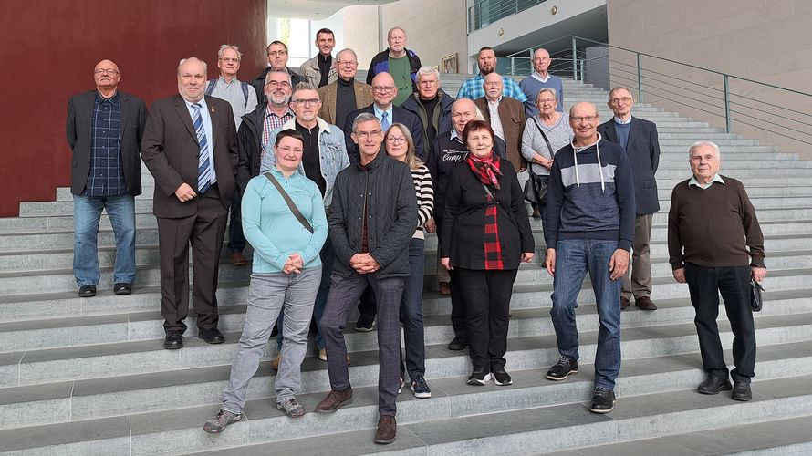 Aus den verschiedenen KERH am Standort Berlin setzte sich die Delegation für den Besuch im Bundeskanzleramt zusammen. Foto: Burkhard Kühnapfel