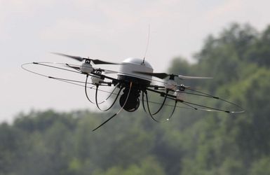 Die Drohne MIKADO ist eine Mikro-Aufklärungsdrohne im Ortsbereich. Foto: Bundeswehr/Ralph Zwilling