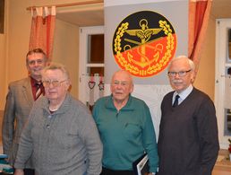 Oberstabsfeldwebel a.D. Bernhard Hauber mit den geehrten Stabsfeldwebel a.D. Fritz Bergdolt und Stabsfeldwebel a.D. Günter Gegg sowie Vorsitzendem Stabsfeldwebel a.D. Norbert Frühwald (v.l.) Foto: DBwV