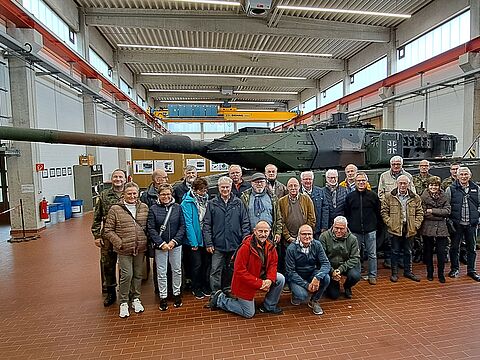 Einen interessanten Tag verlebten die Ehemaligen aus Geilenkirchen bei der Technischen Schule des Heeres. Foto: Michael Grothe        