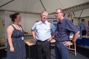Jessica Frömbgen, Generalinspekteur Volker Wiecker, Wolfgang Bender von der KTMS
