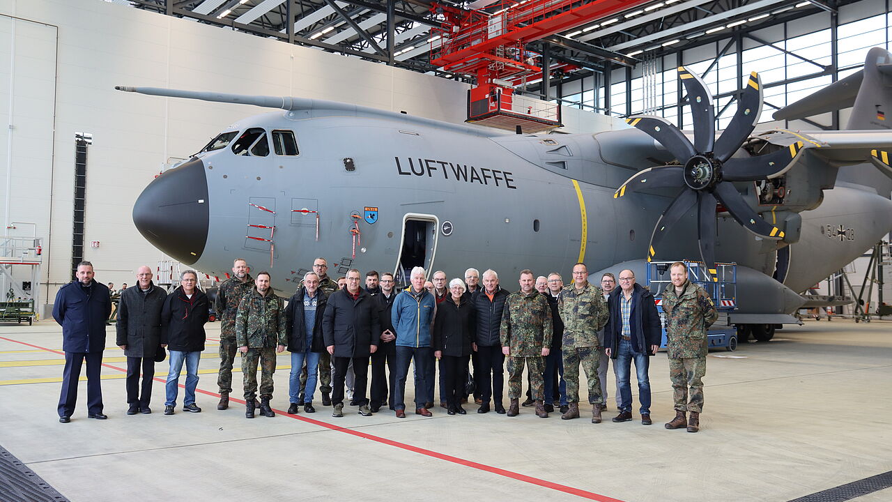 Die Besichtigung eines A400M rundete das Tagungsprogramm ab. Foto: LTG 62