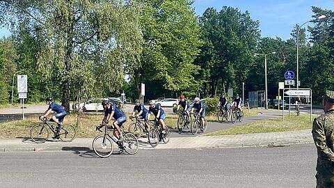 In sieben Etappen haben die Teilnehmer der Tour of Valor - hier bei ihrer Ankunft in Beelitz - für die Anliegen der Bundeswehr-Veteranen geworben. Foto: DBwV/Kruse