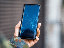 Die geplante Stopp-Corona-App könnte ein wirksames Instrument im Kampf gegen die Verbreitung von Covid-19 sein. Foto: DBwV/Yann Bombeke
