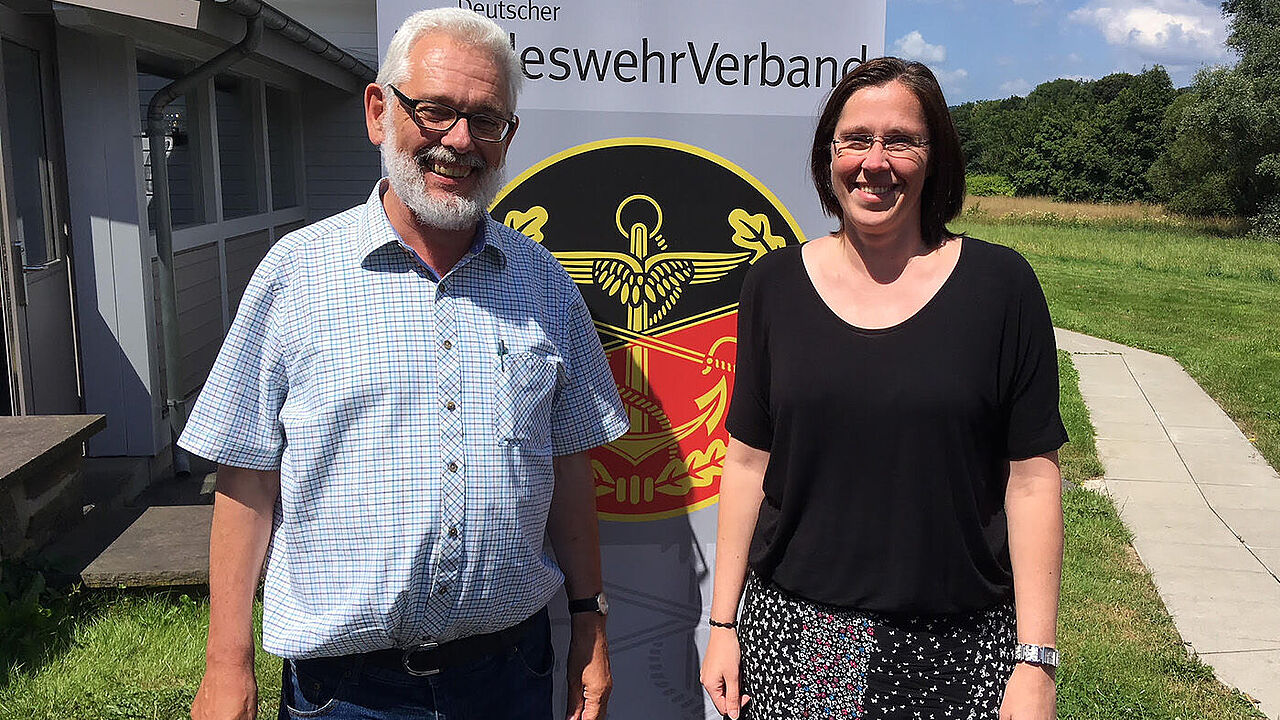 Oberstleutnant a.D. Thomas Sohst und Regierungsoberamtsrätin Doreen Mann.