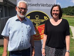 Oberstleutnant a.D. Thomas Sohst und Regierungsoberamtsrätin Doreen Mann.