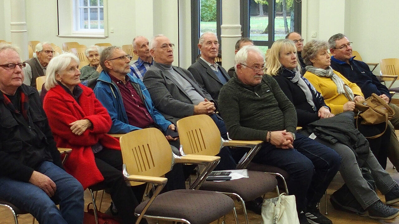 Mit großem Interesse verfolgten die Teilnehmenden der sKERH Cottbus die Ausführungen der Refereten beim Besuch im ZMSBw in Potsdam. Foto: Christian Weber
