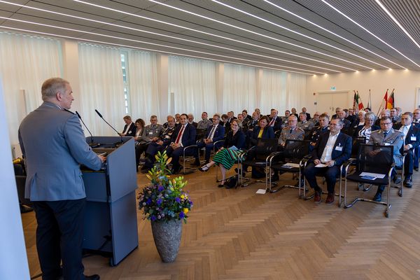 Der stellvertretende Landesvorsitzende, Hauptmann a.D. André Häusler, begrüßte die Gäste. Foto: DBwV/Sarina Flachsmeie
