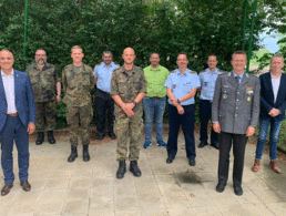 An der Nähe zur Basis ändert auch der „Corona-Abstand“ nichts – Stippvisite des Bundesvorsitzenden und seines Stellvertreters  bei der Truppenkameradschaft BAAINBw in Koblenz. Foto: TruKa BAAINBw  