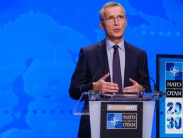 Symbolbild: Jens Stoltenberg bei einer Pressekonferenz am 3. Dezember 2020 in Brüssel. Der Nato-Generalsekretär hat sich nun in die deutsche Drohnen-Debatte eingeschaltet. Foto: Nato