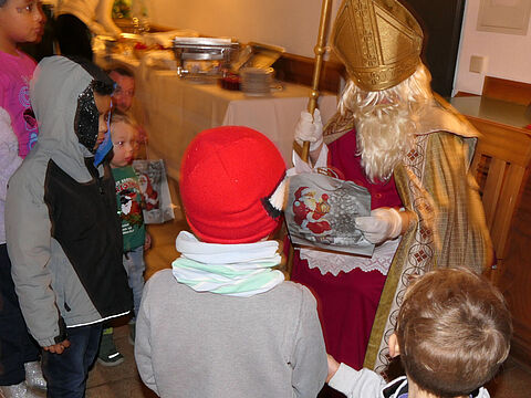 Vorfreude auf Weihnachten bereitete das FBZ Veitshöchheim für die Familien mit Kindern von Soldaten im Einsatz. Foto: Udo Wirsching