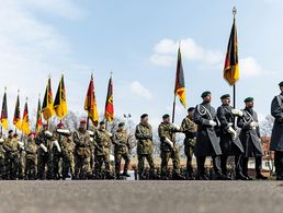 Die Bundeswehr muss wachsen und braucht eine schlagkräftige Reserve: Mitte März wurde in Berlin als vierte Heeresdivision eine neue Heimatschutzdivision aufgestellt. Kommandeur ist Generalmajor Andreas Henne.Foto: dpa/picture alliance