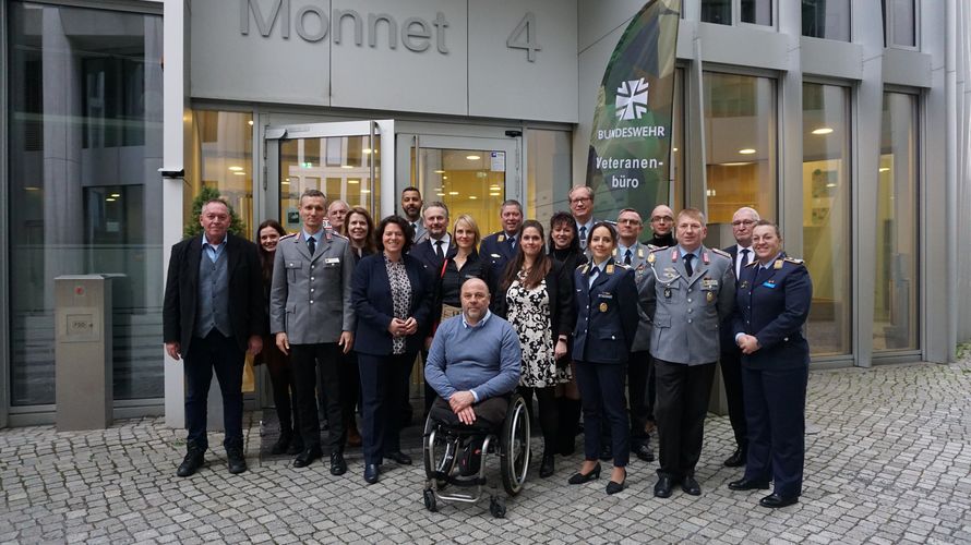 Einsatzveteranen, Verwundete sowie weitere Teilnehmerinnen und Teilnehmer kamen Ende März zu einer Tagung im Veteranenbüro der Bundeswehr zusammen. Foto: DBwV/Eva Krämer