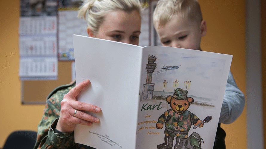 Wer kümmert sich um die Kinder? Ob es Anspruch auf Kindernotbetreuung gibt oder nicht, hängt vom Bundesland ab. Foto: Bundeswehr/David Hecker