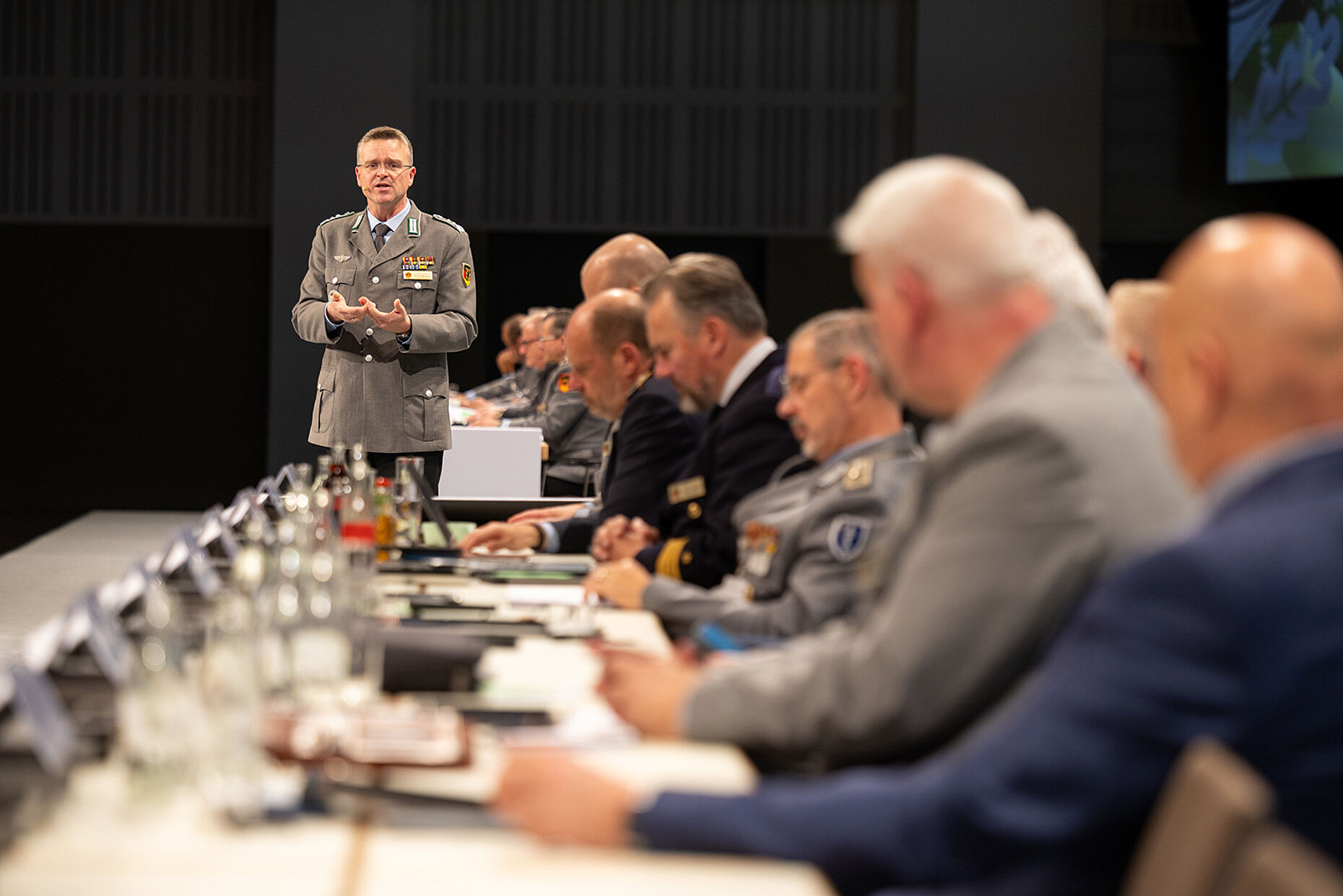 Oberst André Wüstner berichtete über vier bewegte und bewegende Jahre. Foto: DBwV/Yann Bombeke