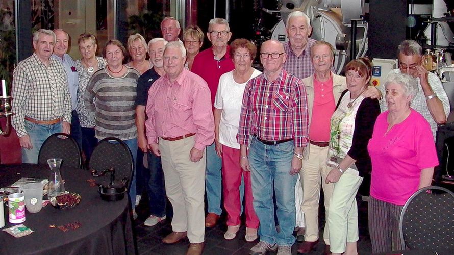 Gutgelaunte Teilnehmerinnen und Teilnehmer am Ende der Veranstaltung. (Foto: Harry Grunert)