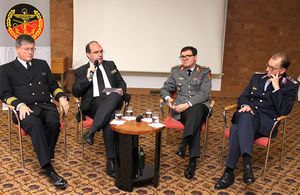 v.l.: Kapitän zur See Jürgen Losch, Stabshauptmann a.D. Hartmut Schönmeyer, Brigadegeneral Georg Klein und Oberst i.G. Karlheinz Kaltenecker. Foto: DBwV