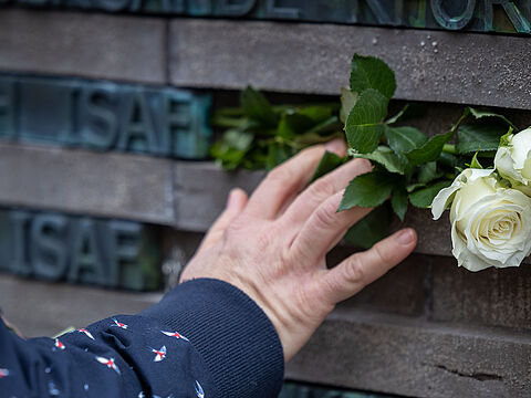 Die Ära der großen Auslandseinsätze ist vorbei - es bleibt von großer Bedeutung, das Andenken an die Gefallenen zu wahren. Foto: DBwV/Yann Bomnbeke