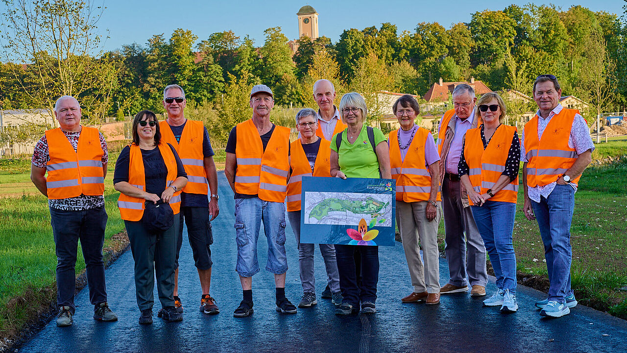Mitglieder der KERH Ellwangen bei ihrer Baustellenbesichtigung des Geländes der Landesgartenschau 2026 in ihrer Heimatstadt. Foto: Ingo Kaminsky