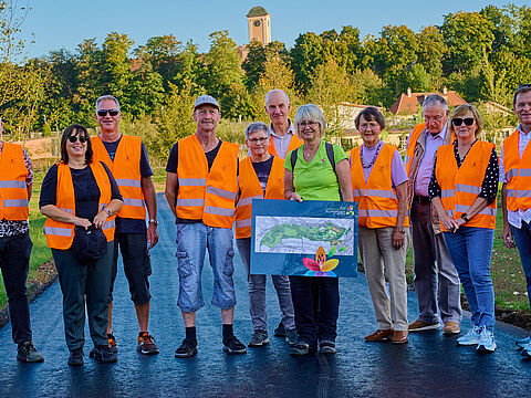 Mitglieder der KERH Ellwangen bei ihrer Baustellenbesichtigung des Geländes der Landesgartenschau 2026 in ihrer Heimatstadt. Foto: Ingo Kaminsky