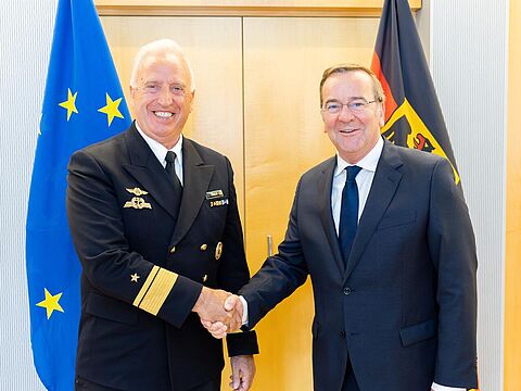 Als Dienstältester Soldat wurde Konteradmiral Jürgen Ehle von Verteidigungsminister in den Ruhestand entlassen. Foto: privat