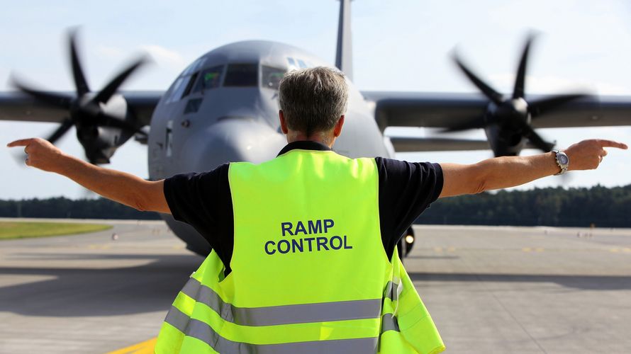Die Lockheed C-130 Hercules ist eines der vielseitigsten und am weitesten verbreiteten militärischen Transportflugzeuge Foto: Bundeswehr