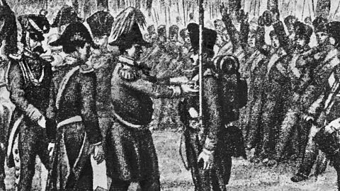 Illustration aus dem 19. Jahrhundert: Friederike Auguste Krüger, Unteroffizier in den Befreiungskriegen, erhält das „Eiserne Kreuz“. Foto: picture alliance/ullstein bild