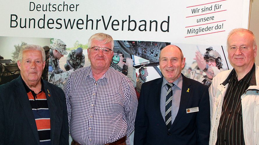Oberstabsfeldwebel a.D. Manfred Aschenbach, Oberst a.D. Rüdiger Fels, Hauptmann a.D. Joachim Wohlfeld und Major a.D. Bernd Billig (v.l.)