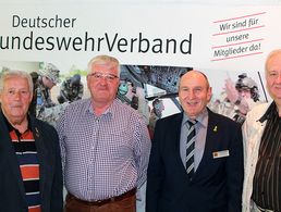 Oberstabsfeldwebel a.D. Manfred Aschenbach, Oberst a.D. Rüdiger Fels, Hauptmann a.D. Joachim Wohlfeld und Major a.D. Bernd Billig (v.l.)