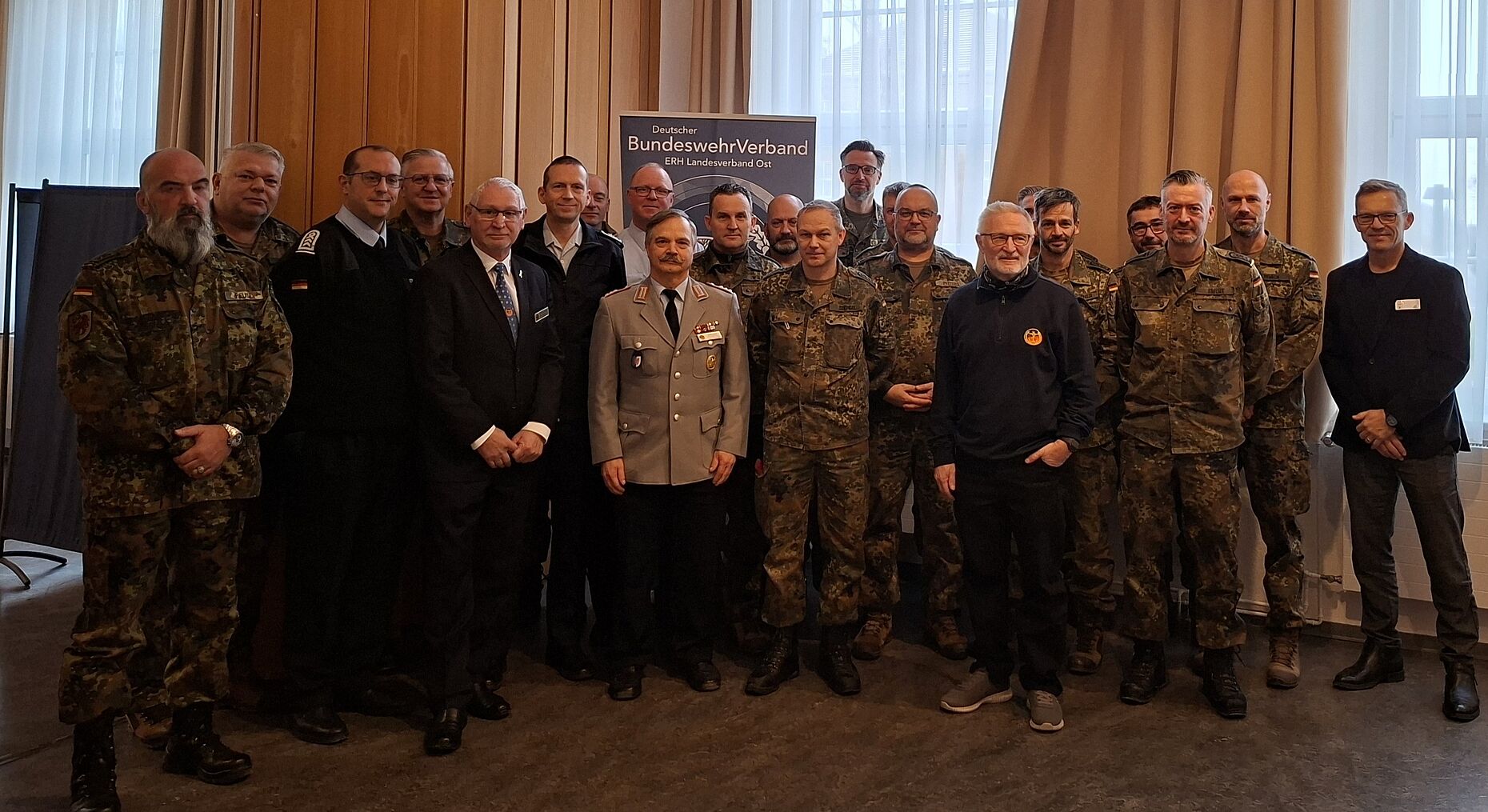 Aktive Berufssoldatinnen und Berufssoldaten trafen sich in Neubrandenburg zum Alterssicherungsseminar. Foto: DBwV