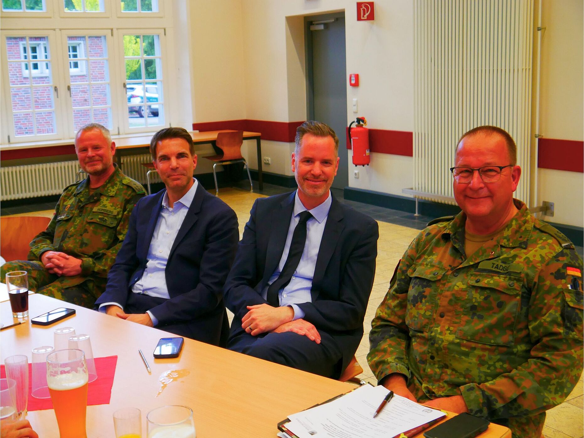 Oberst Jens Homberg, Oberbürgermeister Dr. Jörg Nigge, Christian Dürr und Heiko Tadge. Foto: DBwV