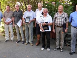 Der Bezirksvorsitzende Stabsfeldwebel Dieter Götz, Stabsfeldwebel a.D. Rudolf Drexler, Oberstleutnant a.D. Anton Kussinger, Stabsfeldwebel a.D. Josef Eichenseer, Hauptmann a.D. Manfred Bauer, Stabsfeldwebel a.D. Heinz Hager, Stabsfeldwebel a.D. Manfred Ku