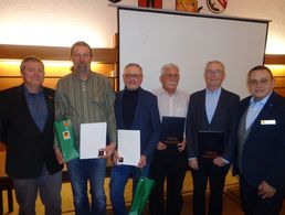 StFw a.D. Michael Hochmuth (von links), OStFw a.D. Jürgen Otto, StFw a.D. Fritz Lengler, Oberstlt a.D. Rolf Ultes, Obertslt a.D. Norbert Aue, OStFw a.D. Rudi Schmelzer. Foto: KERH Idar Oberstein  