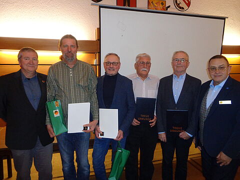 StFw a.D. Michael Hochmuth (von links), OStFw a.D. Jürgen Otto, StFw a.D. Fritz Lengler, Oberstlt a.D. Rolf Ultes, Obertslt a.D. Norbert Aue, OStFw a.D. Rudi Schmelzer. Foto: KERH Idar Oberstein  