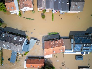 Das Risiko von schweren Unwettern ist in den vergangenen Jahren gestiegen. Die HVMS kann auch Betroffene von Elementarschäden unterstützen. Foto: picture alliance/dpa/Andreas Arnold
