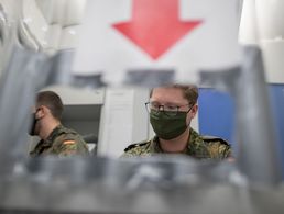 Die Bundeswehr stellt wieder deutlich mehr Kräfte für Einsätze im Rahmen der Pandemie-Amtshilfe bereit. Archivfoto: Bundeswehr/Tom Twardy