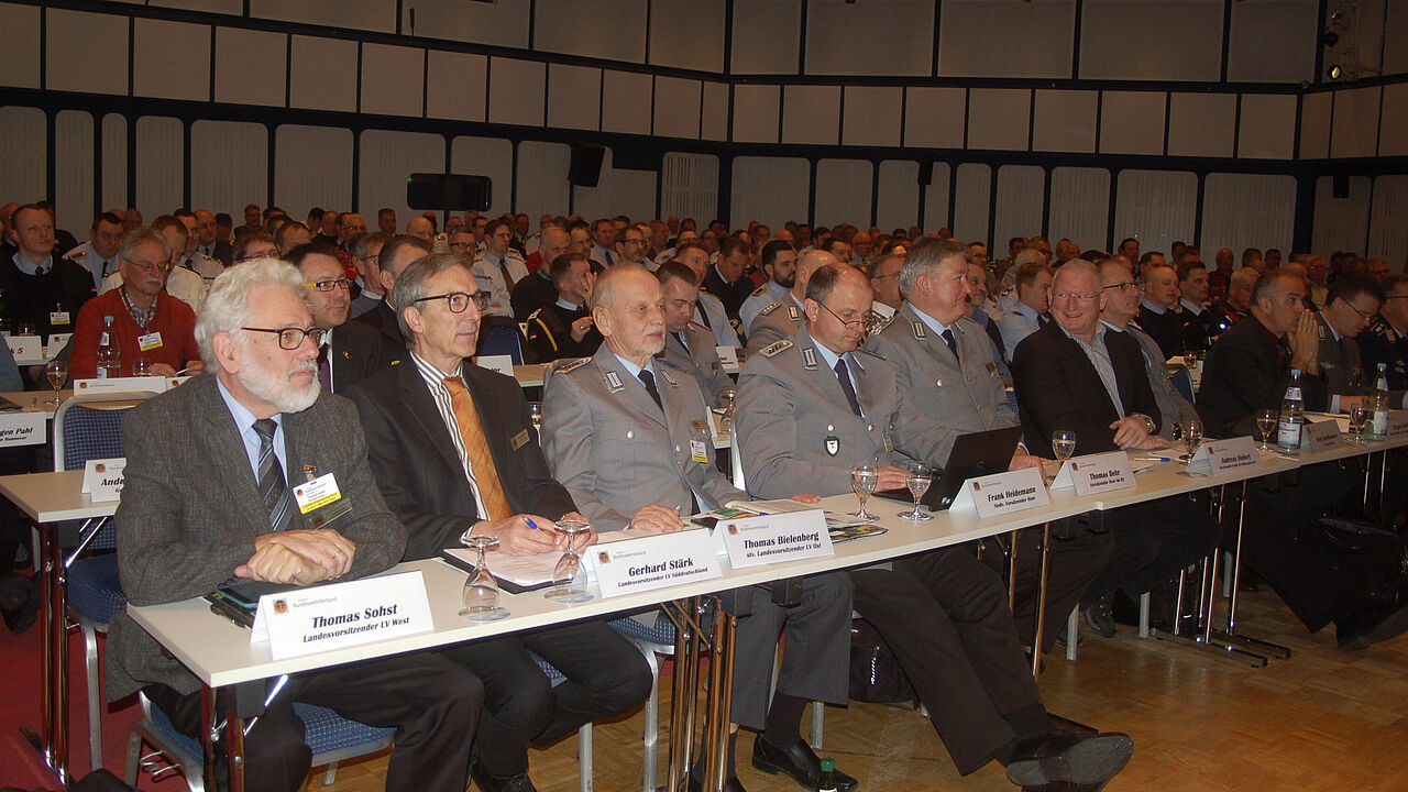 Vertreter des Bundesvorstandes und anderer Landesverbände sind als Gäste dabei. Foto: DBwV/LV Nord