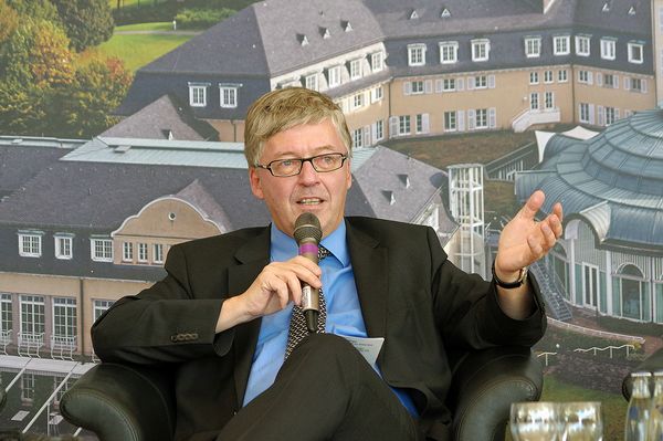 Der Wehrbeauftragte Hans-Peter Bartels nimmt Politik und Bundeswehr für eine schnellere Umsetzung der Trendwenden in die Pflicht. Foto: DBwV/ Frank Henning