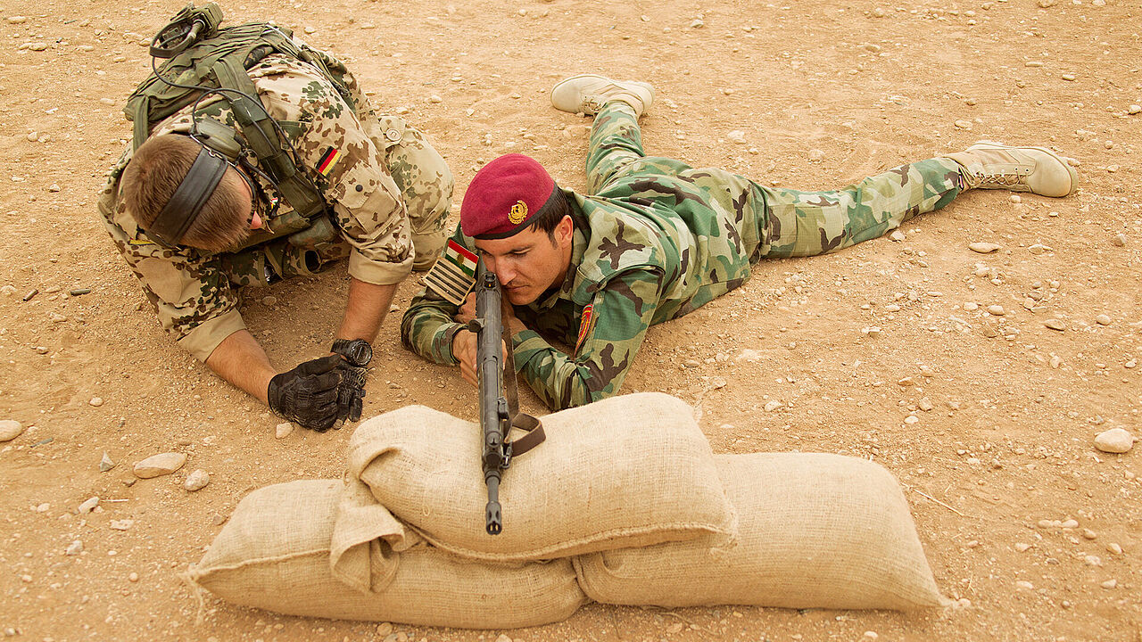 Bereits seit 2014 unterstützt die Bundeswehr bei der Ausbildung irakischer und kurdischer Sicherheitskräfte. Das aktuelle Mandat hat der Bundestag jetzt um ein weiteres Jahr verlängert. Archivfoto: Bundeswehr/Sebastian Wilke