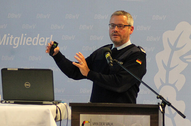 Oberstlt i.G. Buch stellte die aktuellen Gesetzesänderungen vor Foto: DBwV/Hahn