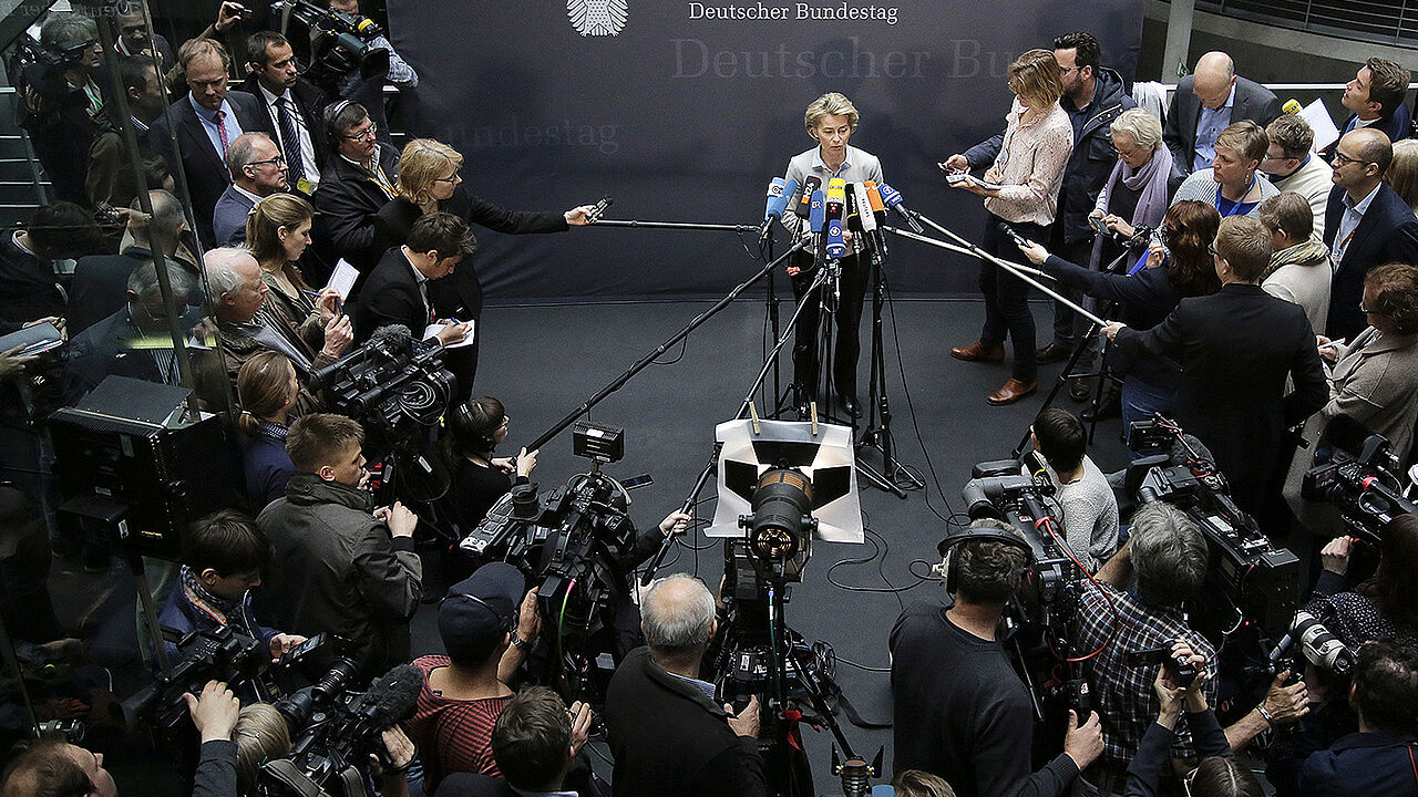 Verteidigungsministerin Ursula von der Leyen, hier bei einem Pressestatement, bekommt zunehmend Gegenwind aus der Truppe Foto: dpa