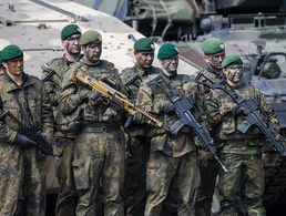 Die VJTF (Very High Readiness Joint Task Force) soll eigentlich als schnelle Eingreiftruppe der Nato fungieren. Diese "Kaltstartfähigkeit" erreicht die Bundeswehr derzeit nur mit größter Kraftanstrengung und dem "Ausleihen" von Großgerät und Material aus anderen Truppenteilen. Foto: Bundeswehr