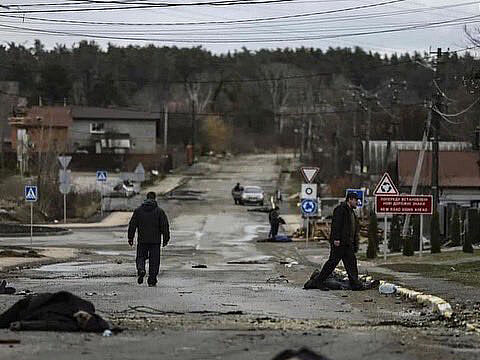 Bis vor wenigen Tagen kannte kaum jemand die kleine Ortschaft Butscha. Doch die furchtbaren Bilder der dort begangenen Kriegsverbrechen haben die Welt schockiert. Foto: Twitter/Ukrainisches Verteidigungsministerium
